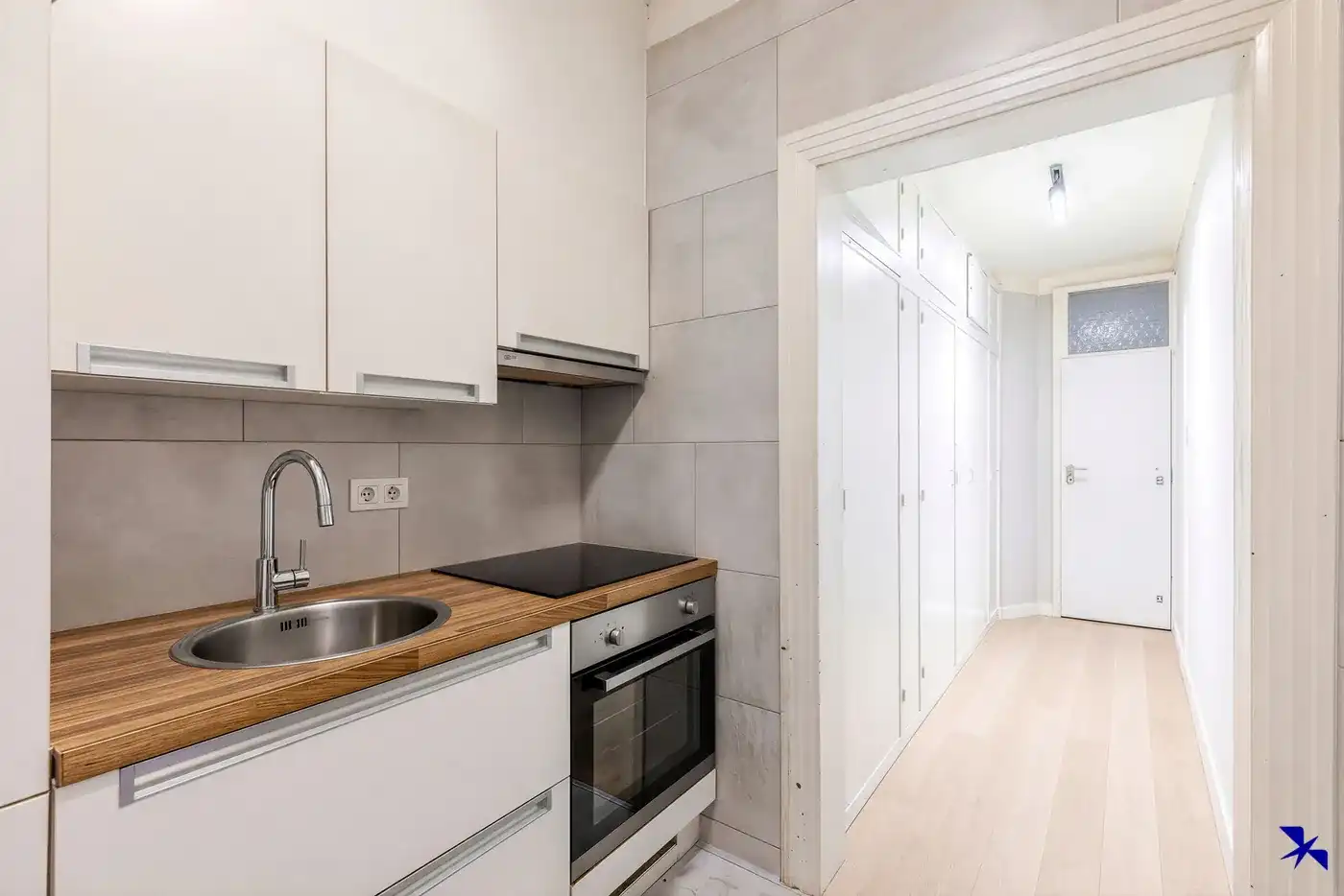 Gebouw voor gemengd gebruik: handelsruimte met 2 appartementen foto 9