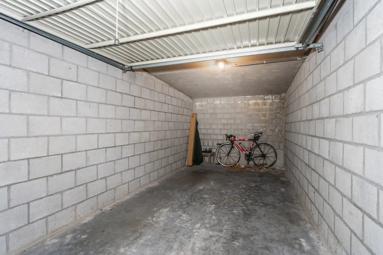 Garage te koop foto 3