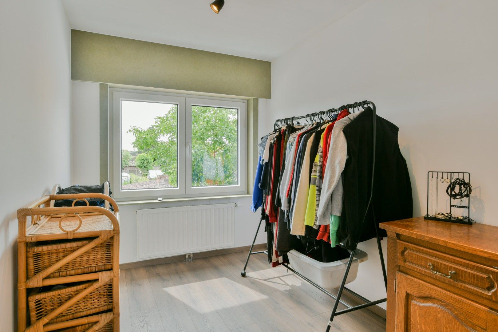 Gerenoveerde woning met 4 slaapkamers in het centrum van Eernegem foto 17