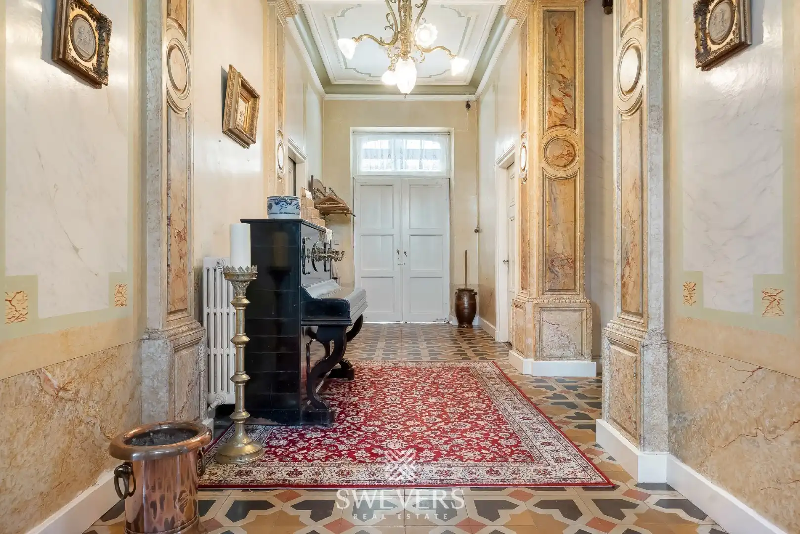 Authentiek herenhuis op 77a met stallingen foto 3