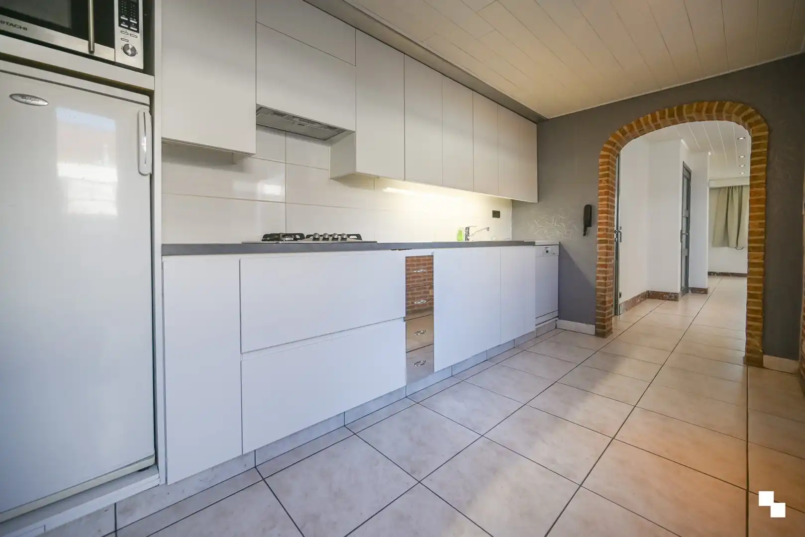 Rijwoning met uitweg achteraan en ruime garage te Izegem foto 10