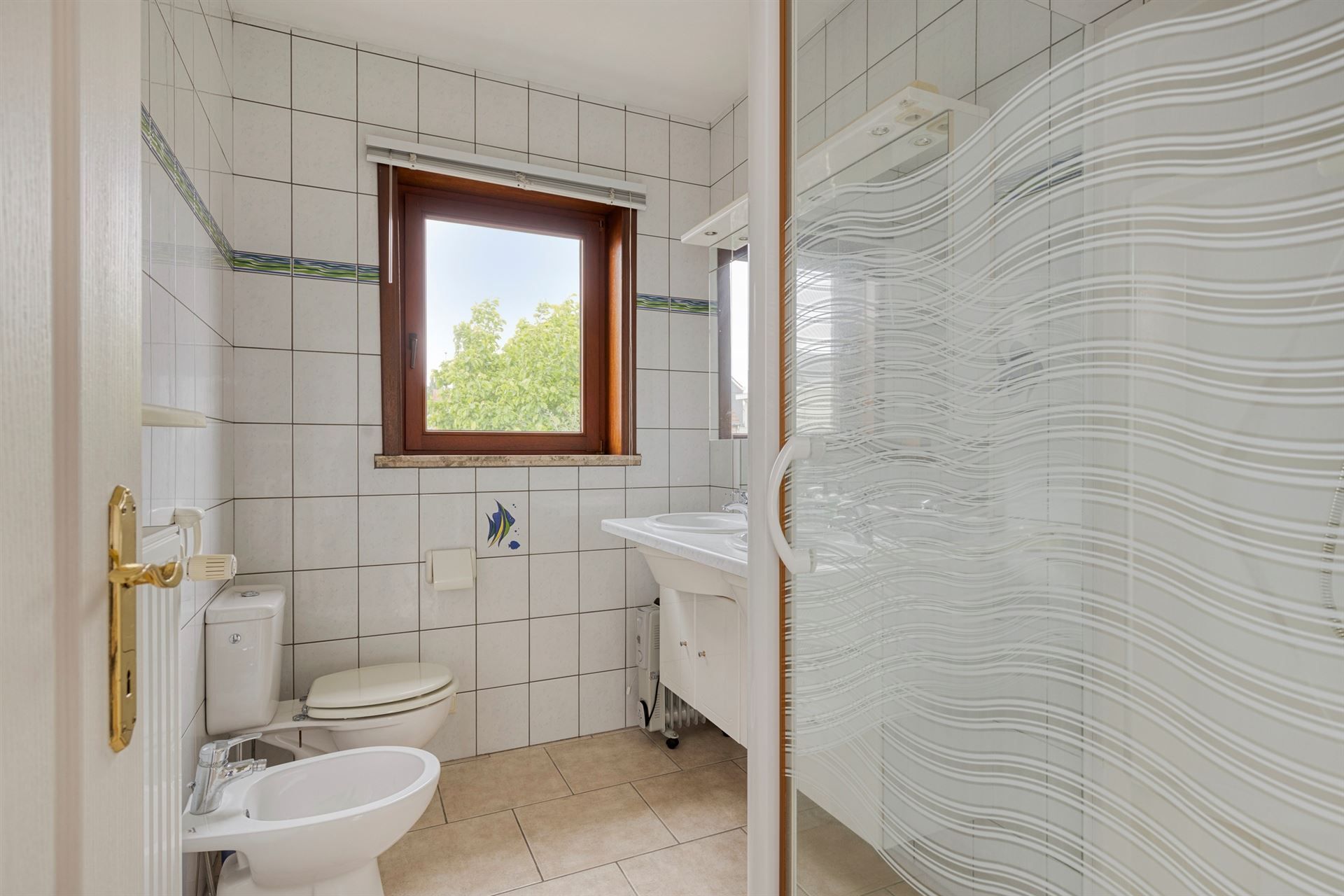 Klassieke & perfect onderhouden villa met veel ruimte op goede locatie foto 19