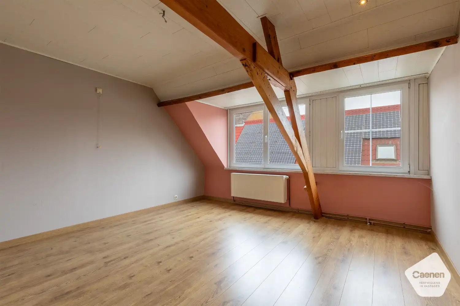 Charmante halfopen woning met tuin en garage in het centrum van Ruddervoorde. foto 13