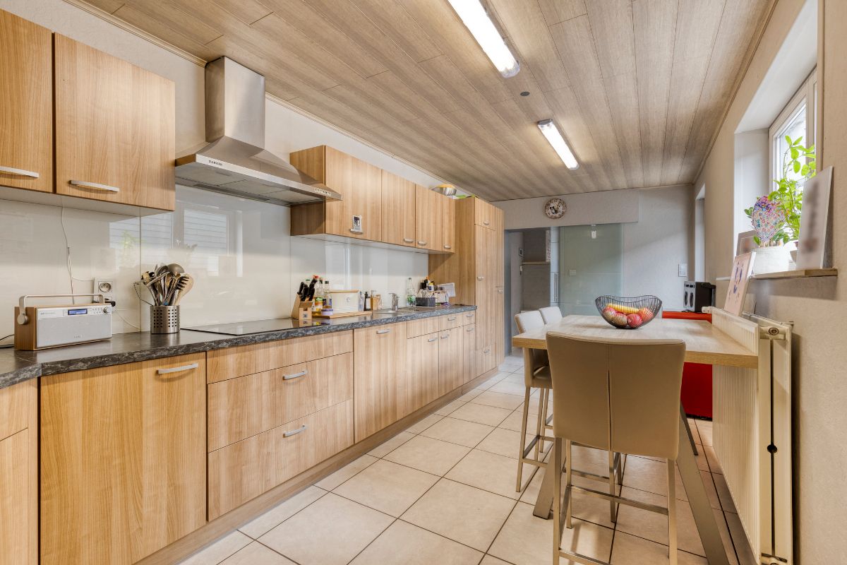 Instapklare gezinswoning met prachtige tuin en garage foto 13