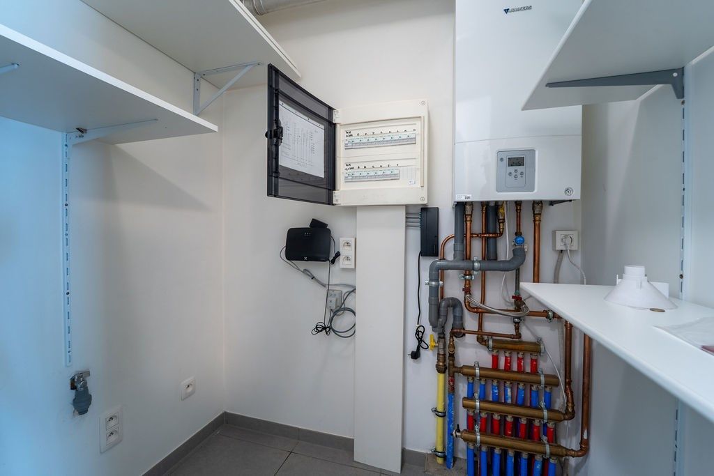 GUNSTIG GELEGEN 2 SLAAPKAMER APPARTEMENT 94 M² MET ONDERGRONDSE AUTOSTANDPLAATS EN KELDERBERGING IN HET CENTRUM VAN ZOLDER foto 14