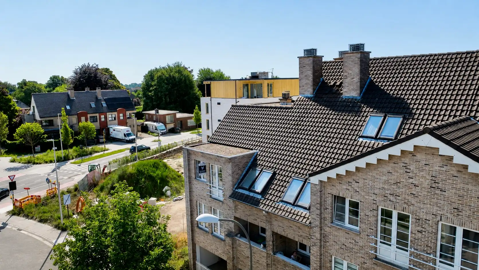 Ruim dakappartement 90m2 met 2 slaapkamers, garage en gegarandeerde huuropbrengst foto {{pictureIndex}}