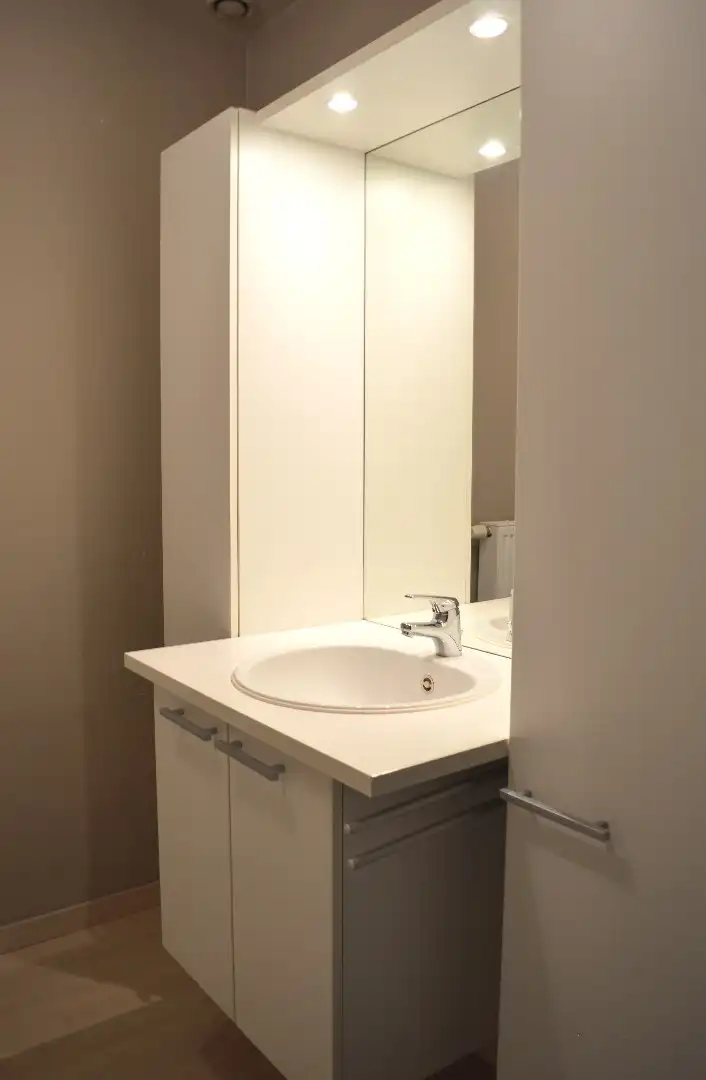 Verzorgd duplexappartement met 2 slaapkamers en garage te koop in Gullegem-centrum foto 9