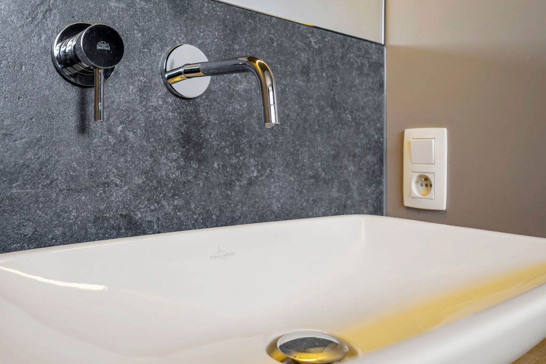 Instapklare woning met ruime garage/opslagplaats in Bredene. foto 8