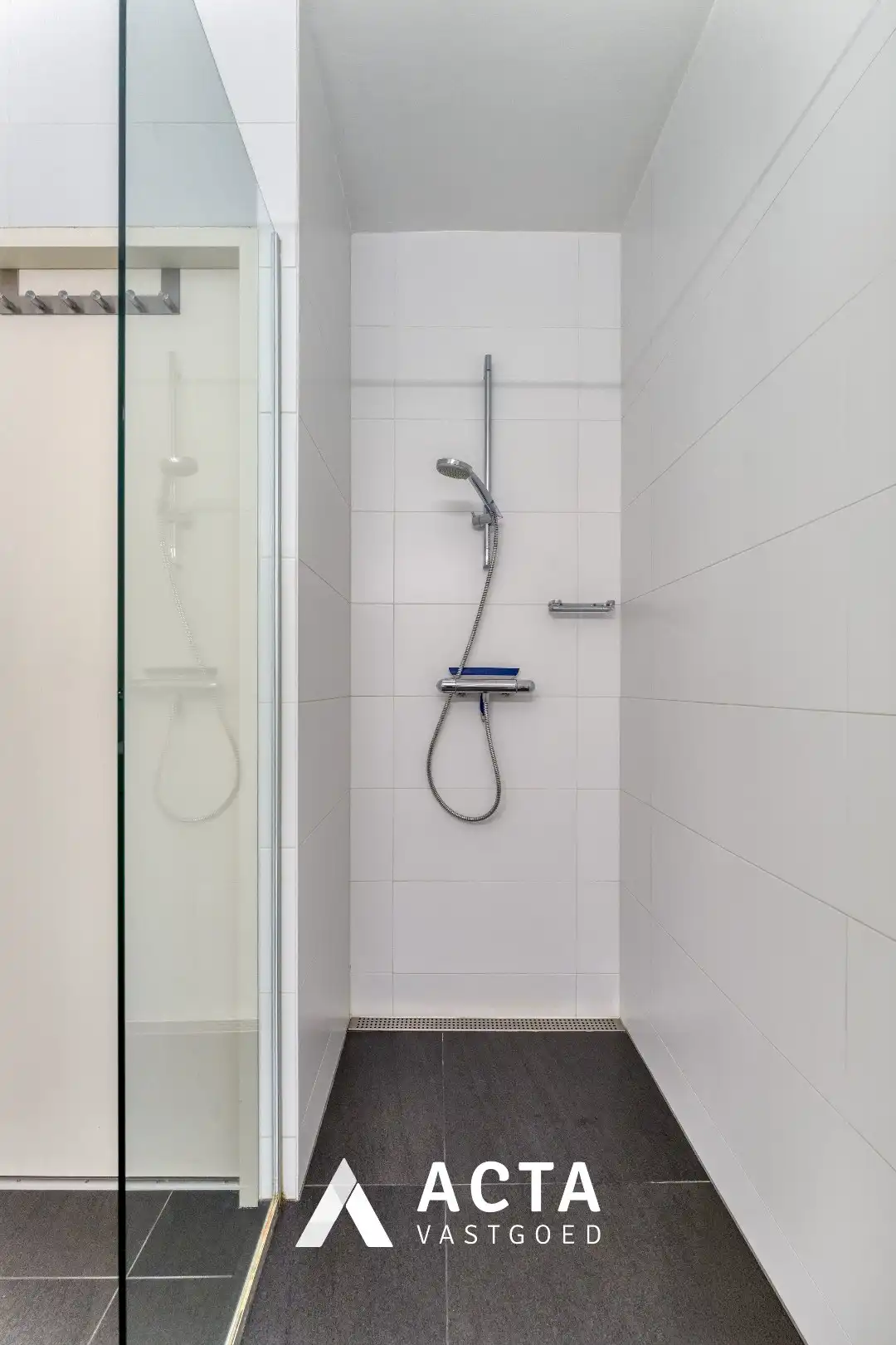 Instapklaar appartement met twee slaapkamers op het Leopold I Plein foto 13