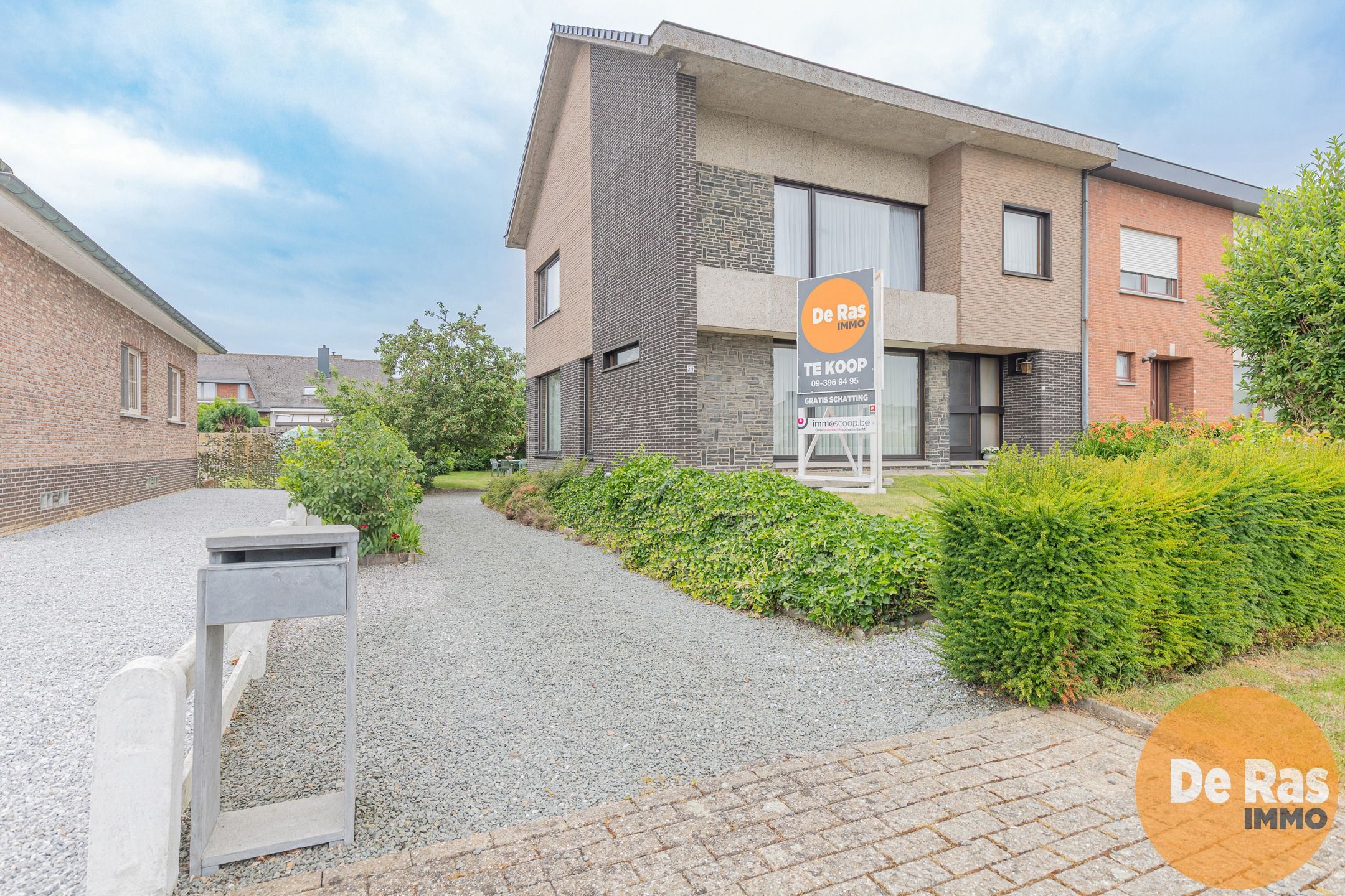 Hoofdfoto van de publicatie: HILLEGEM - Statige HOB op rustige ligging met mooie tuin