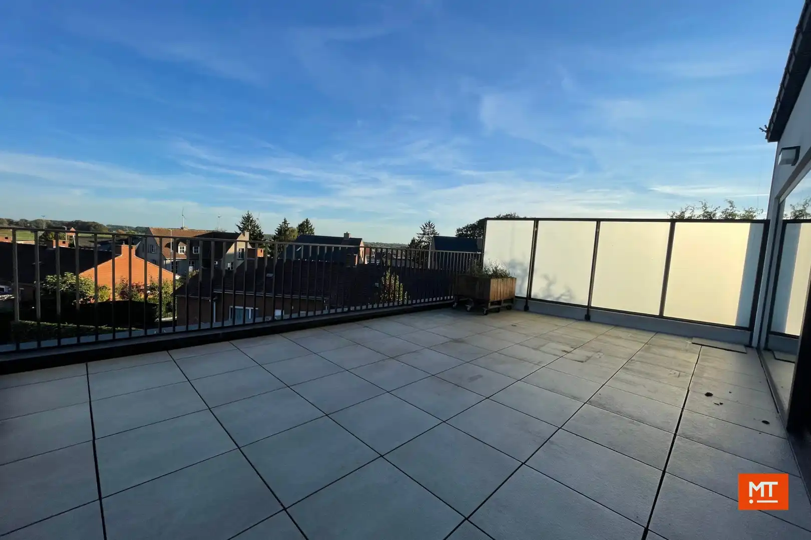 Duplex-appartement met 2 slaapkamers en ruim terras te Beselare foto 5