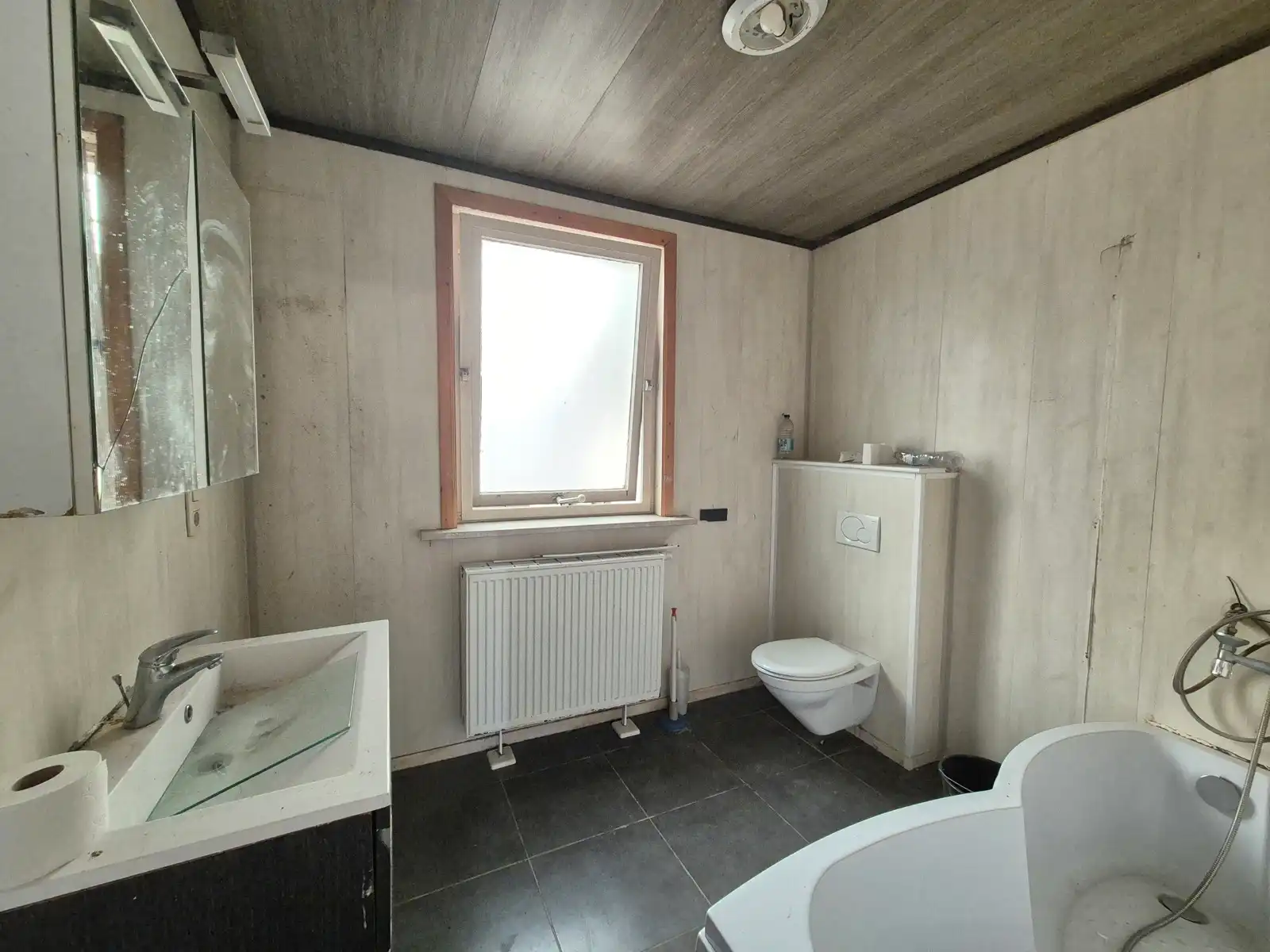 Te renoveren halfopen bebouwing met 3 slaapkamers - 621 m² foto 7