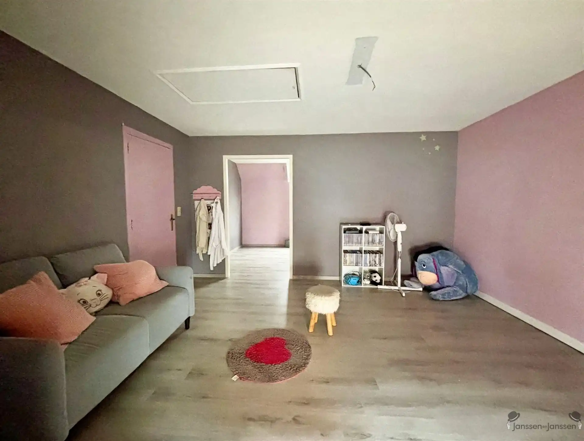 Ruime woning met 5 slaapkamers en tuin foto 15