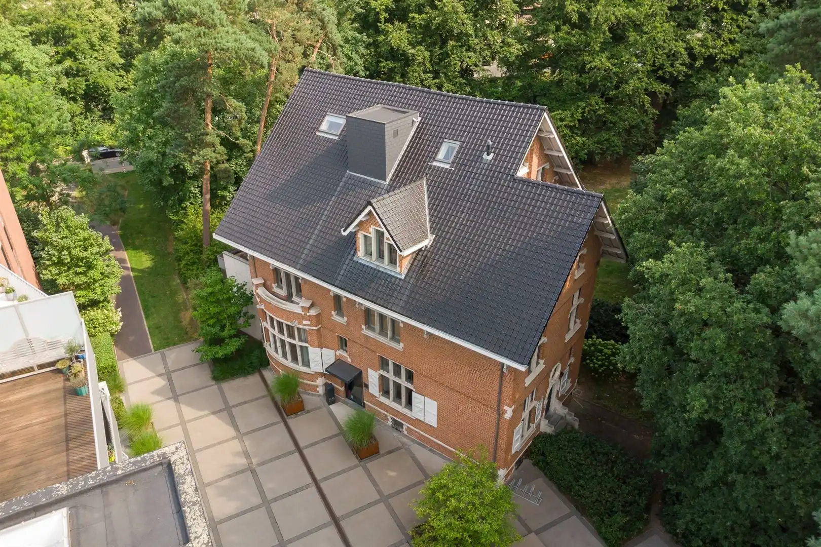 Villa Ullens. Het prachtig gerenoveerde kasteel in hartje Schoten foto {{pictureIndex}}