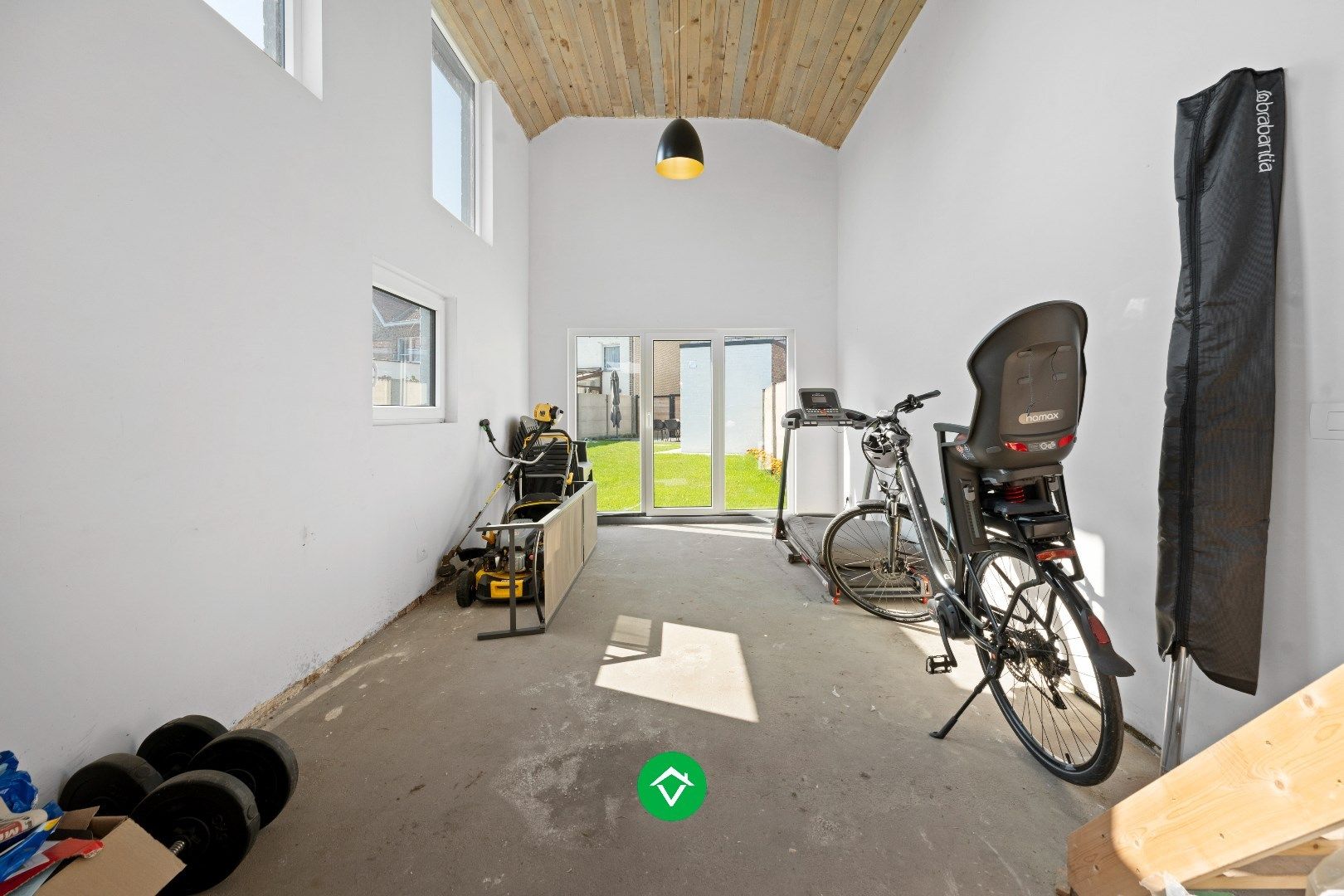 Volledig vernieuwde woning met 3 slaapkamers en bijgebouw in centrum Koekelare foto 16