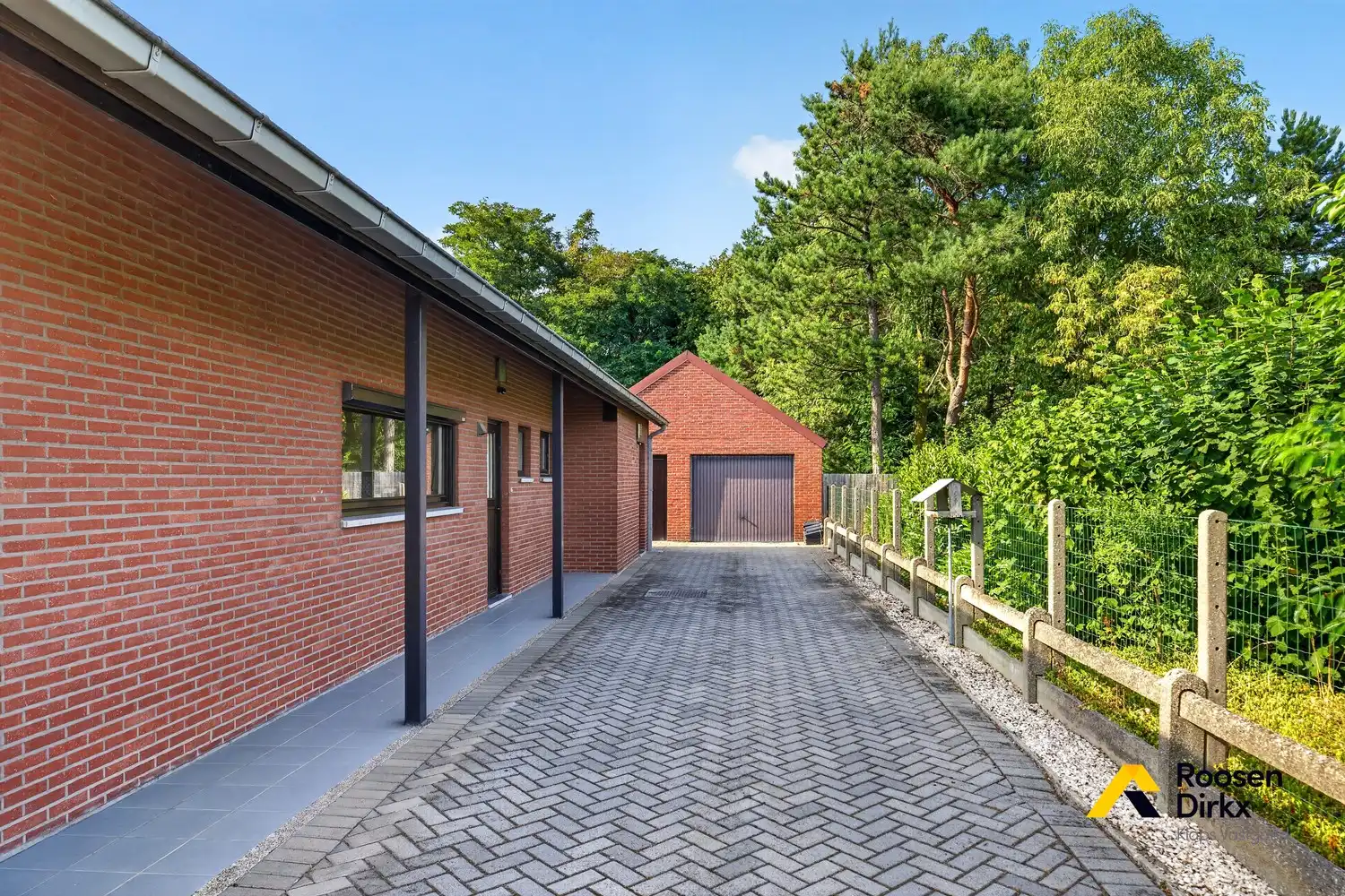 Rustig gelegen degelijke gezinswoning met 3 slaapkamers op perceel van bijna 10a foto 32
