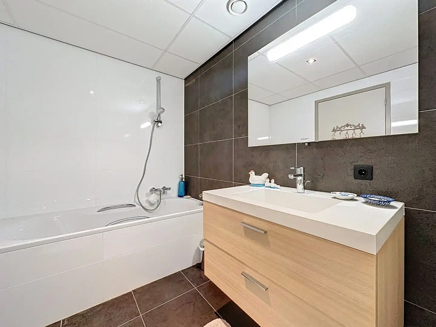 Uniek zicht op haven en zee! foto 22