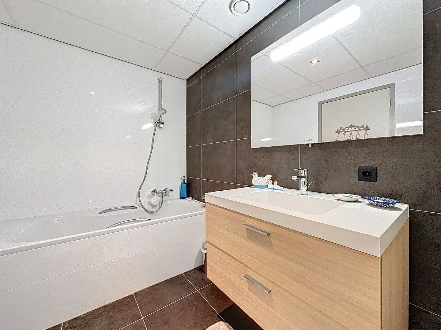 Uniek zicht op haven en zee! foto 22