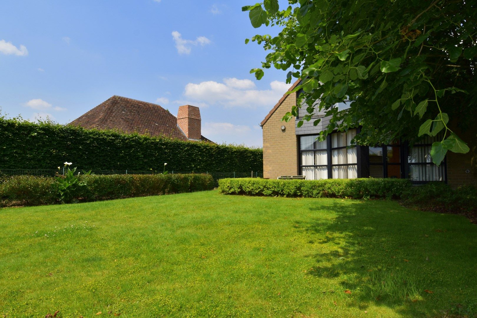 Villa met 4 slaapkamers, bijgebouw én tuin met landelijk zicht te Gullegem foto 15