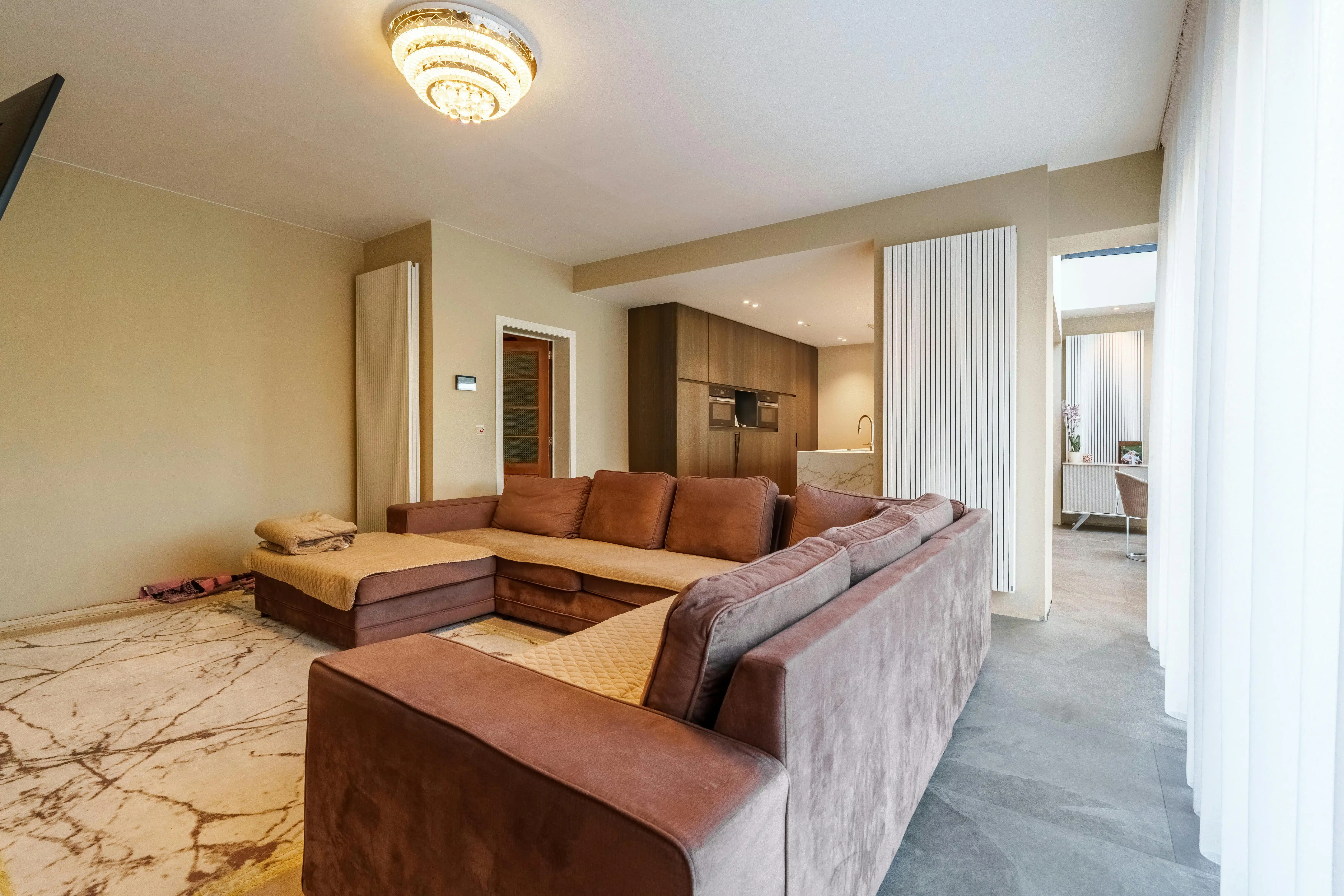 Zeer ruime woning te Roeselare  foto 4