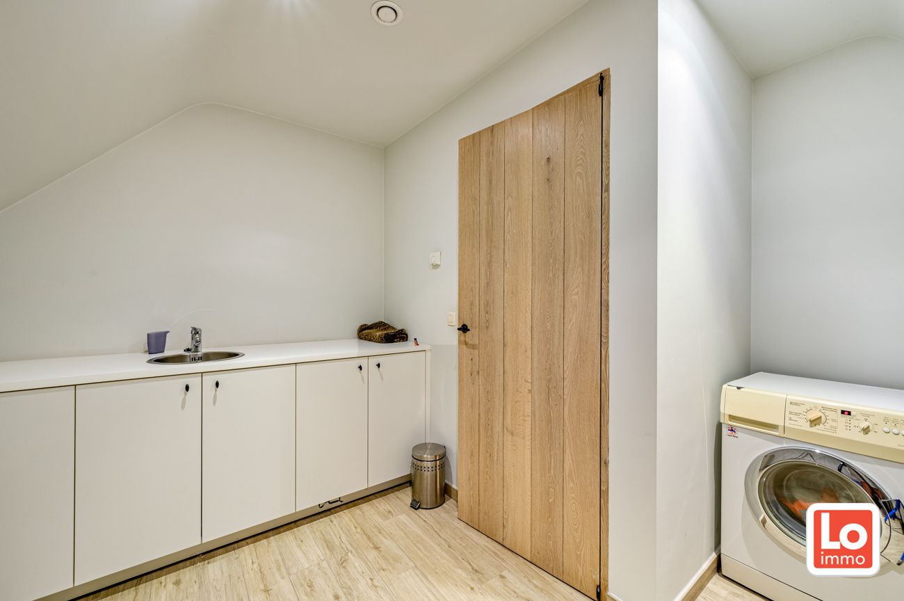 Ruime, charmante en degelijke alleenstaande villa met inpandige garage op een rustige en makkelijk bereikbare locatie tussen Lochristi en Gent. foto 20