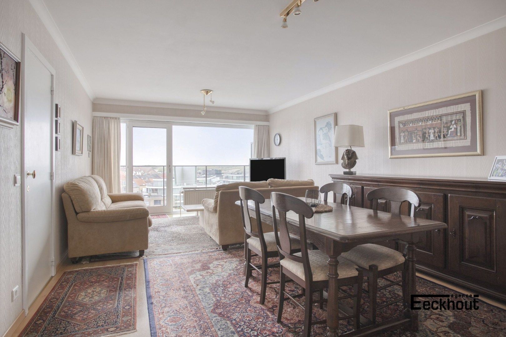 Ruim appartement met terras en open zicht in Bredene foto {{pictureIndex}}