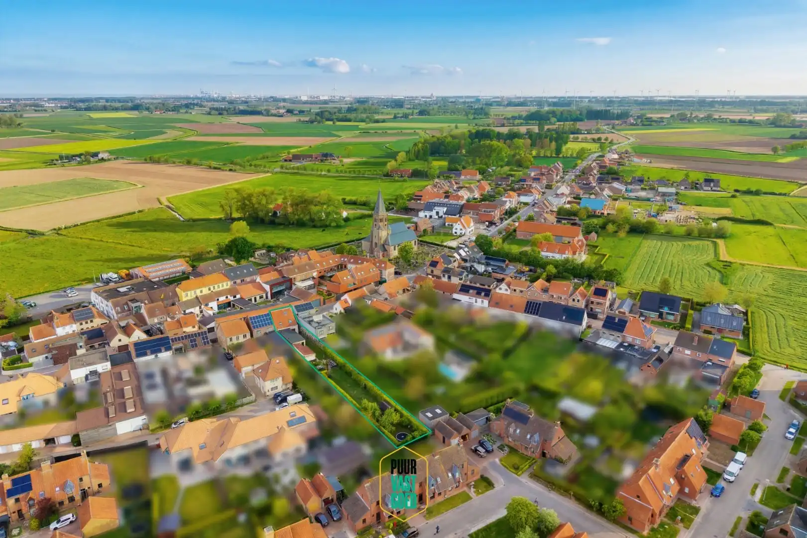 Gerenoveerd ruim woonhuis met zuidgerichte tuin in de dorpskom temidden van de polders foto 3