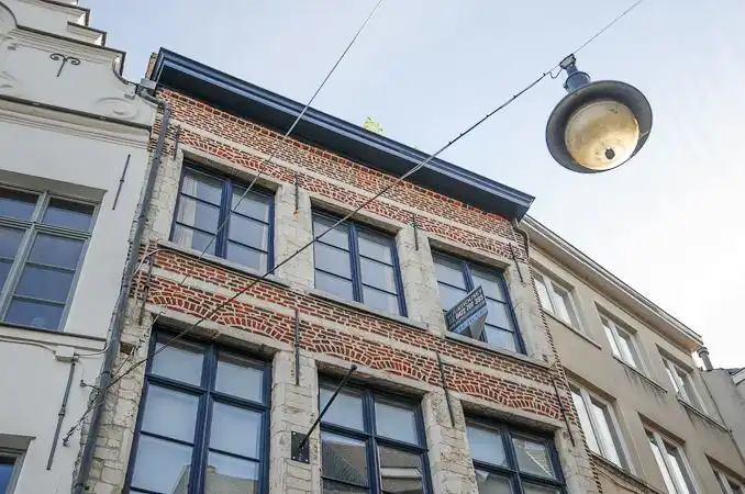 Gezellig app op toplocatie foto {{pictureIndex}}