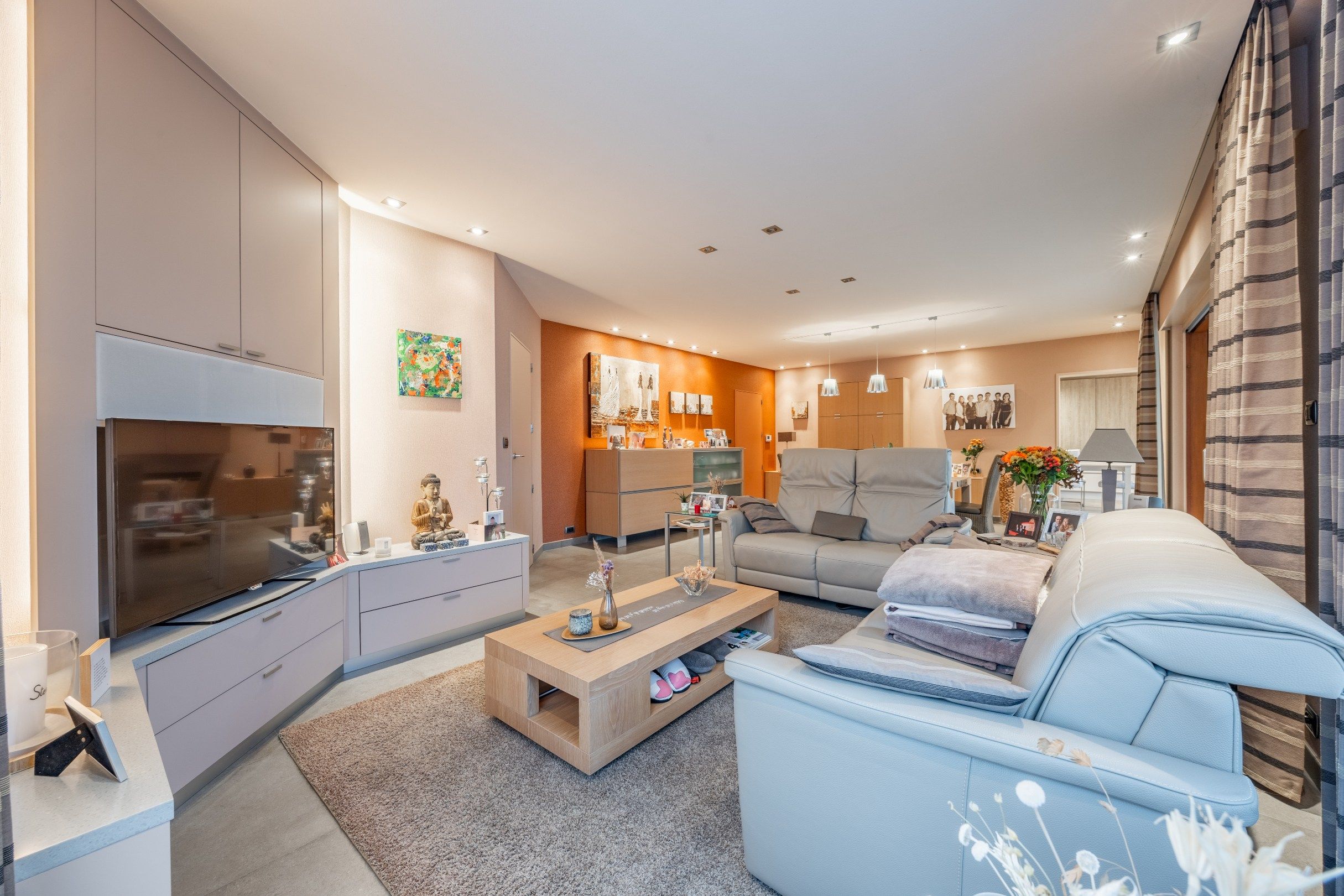 UNIEKE EIGENDOM MET ATELIER OP 960 M² foto 4