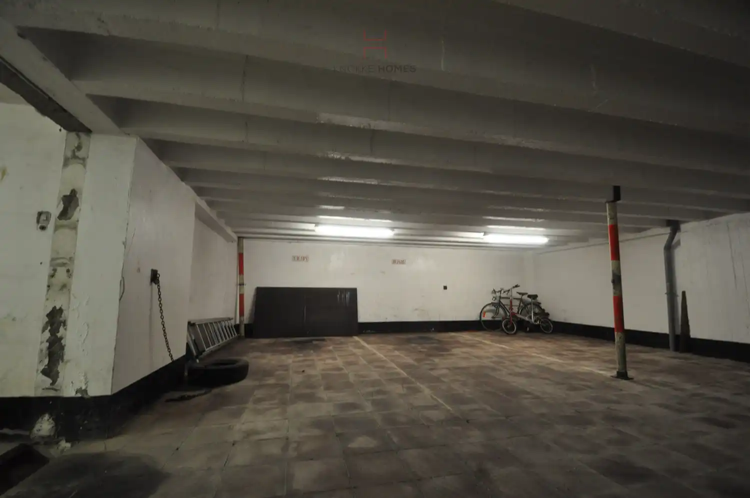 Autostaanplaats op Manitobaplein te Duinbergen foto 5