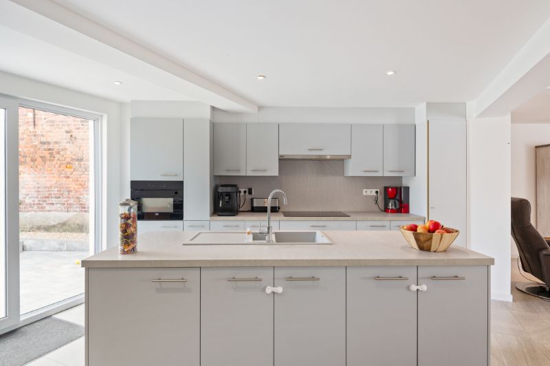 Instapklare woning met 4 slaapkamers en zonnige tuin foto 10