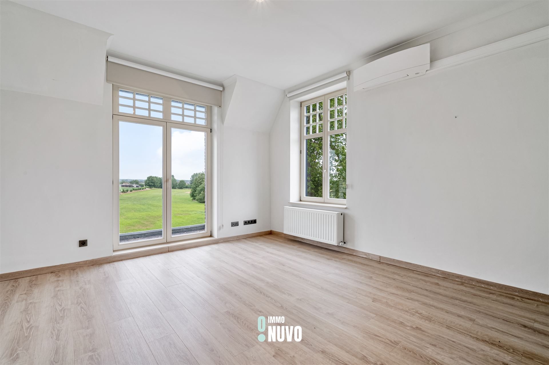  Uniek landhuis met uitzonderlijke ruimte en potentieel! foto 9