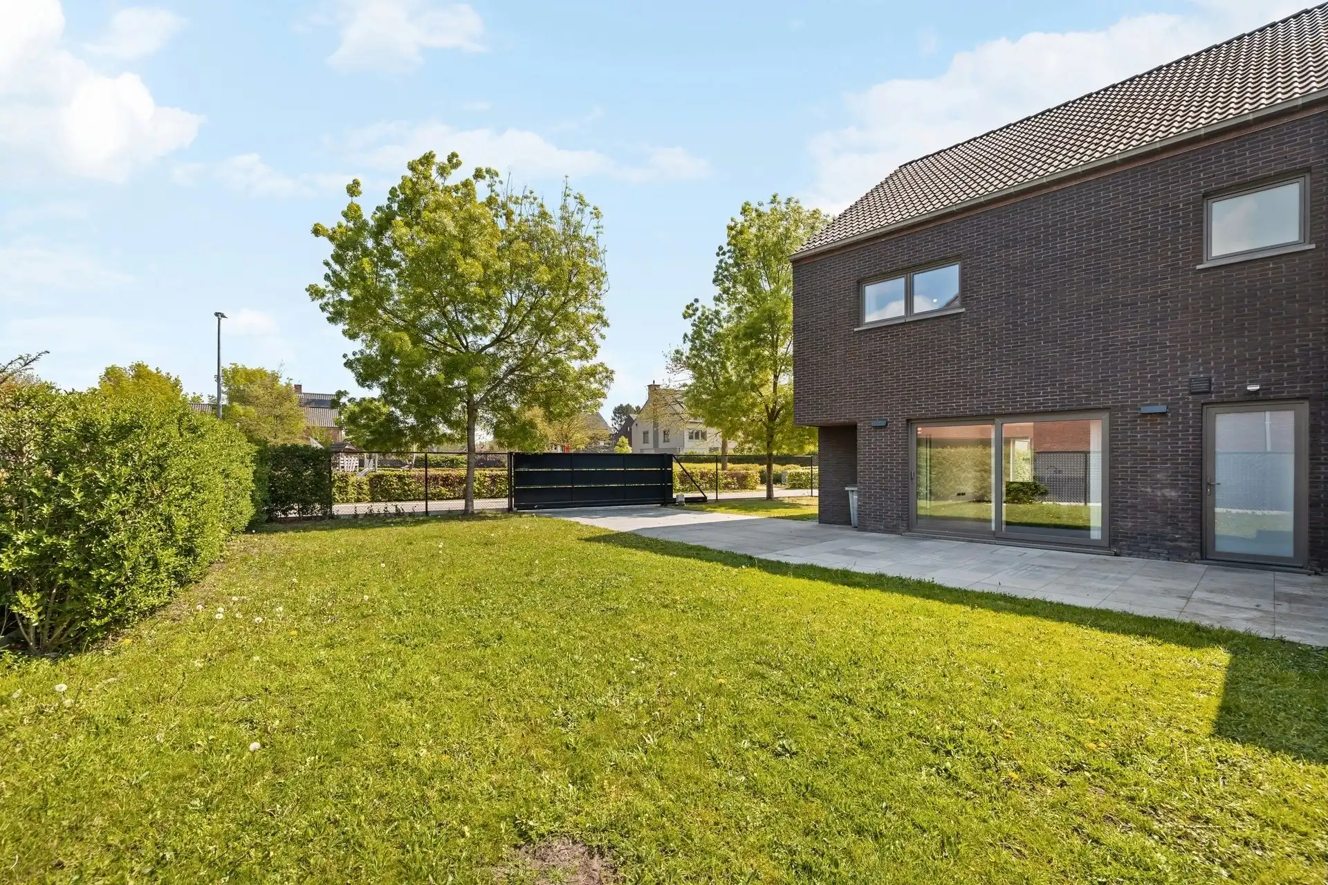 Ruime gezinswoning met 3 slaapkamers en 2 badkamers op een absolute toplocatie foto 22