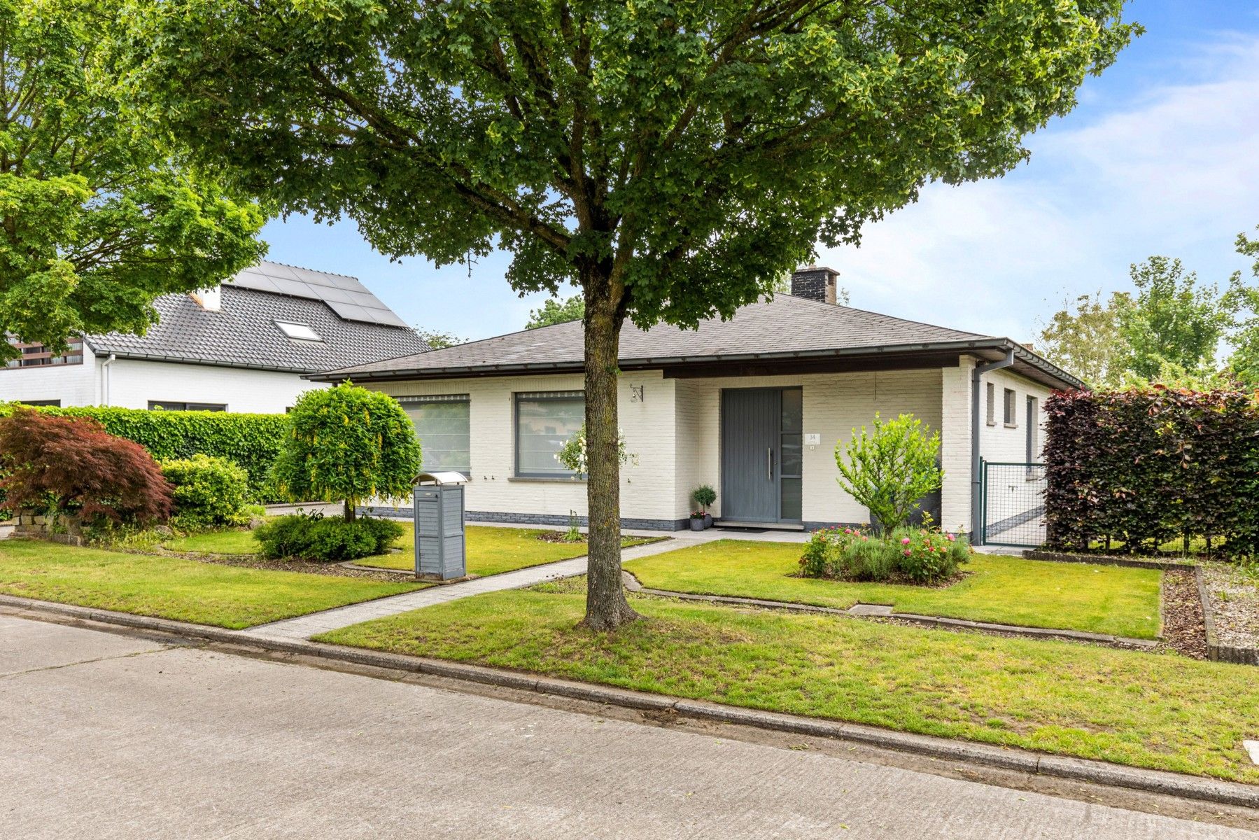 Fantastisch onderhouden bungalow in residentiële wijk foto 1