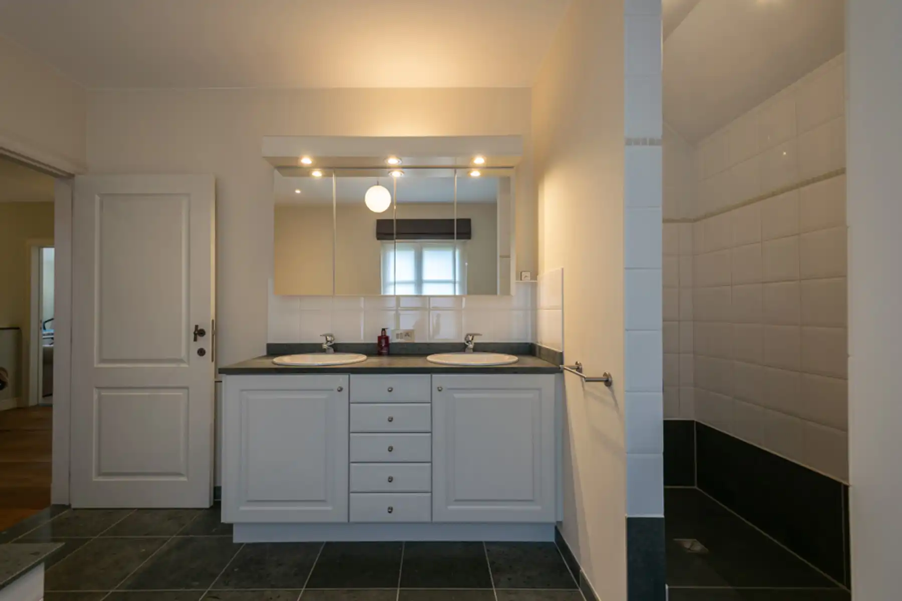 KARAKTERVOLLE PASTORIJWONING MET BIJGEBOUW foto 18