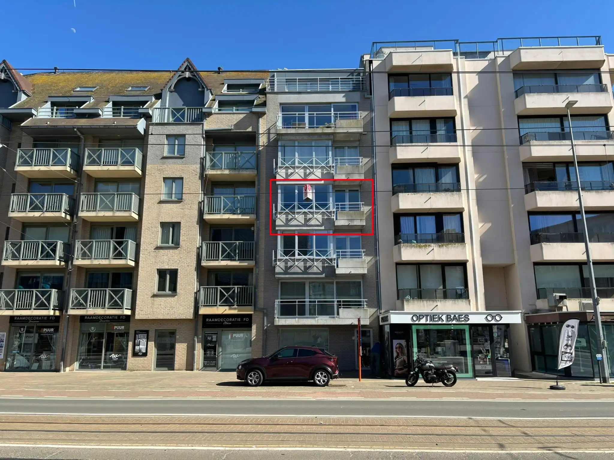 Appartement met twee slaapkamers te koop in Sint-Idesbald! foto {{pictureIndex}}