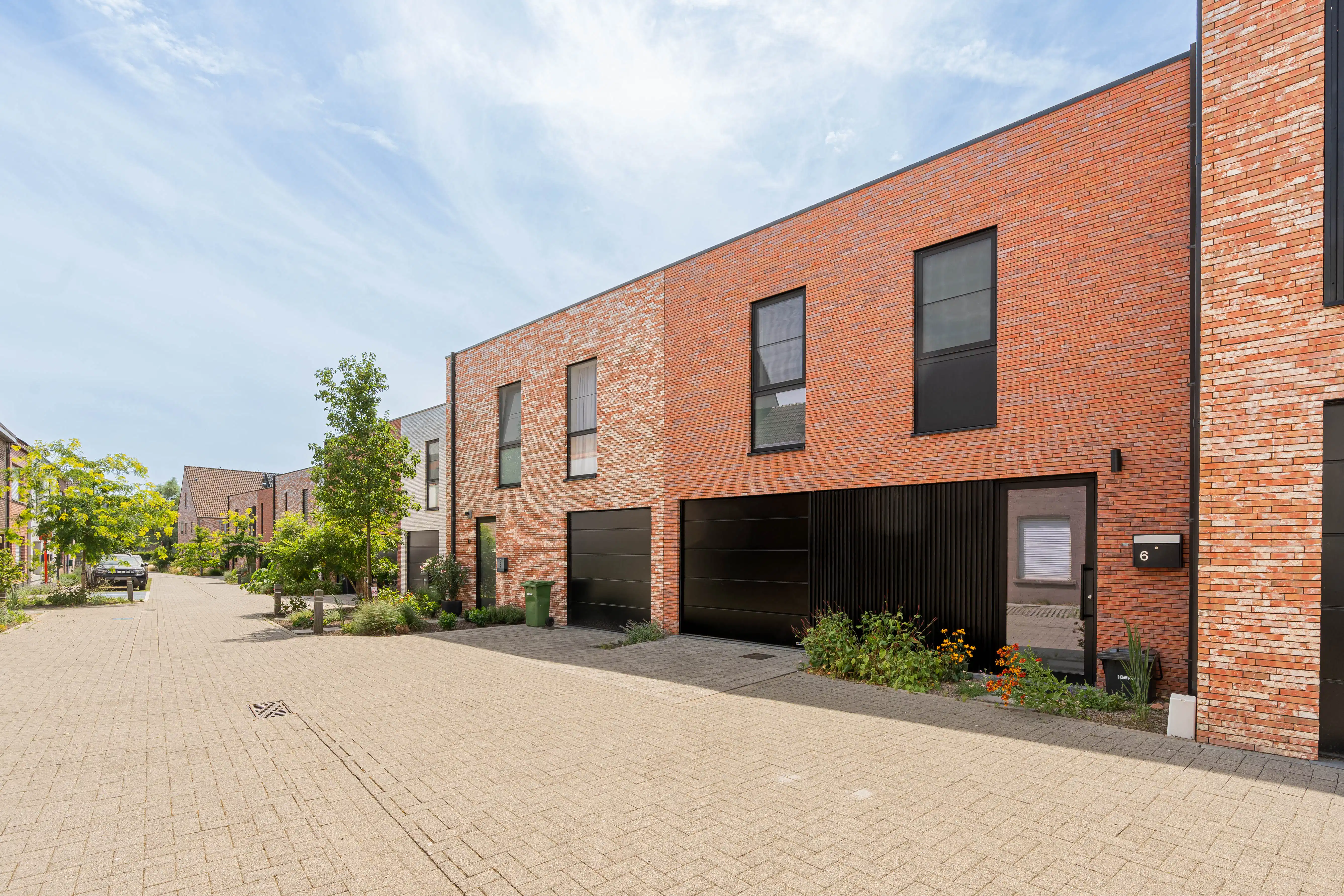 Recente energiezuinige woning in hartje Terhagen! foto 2