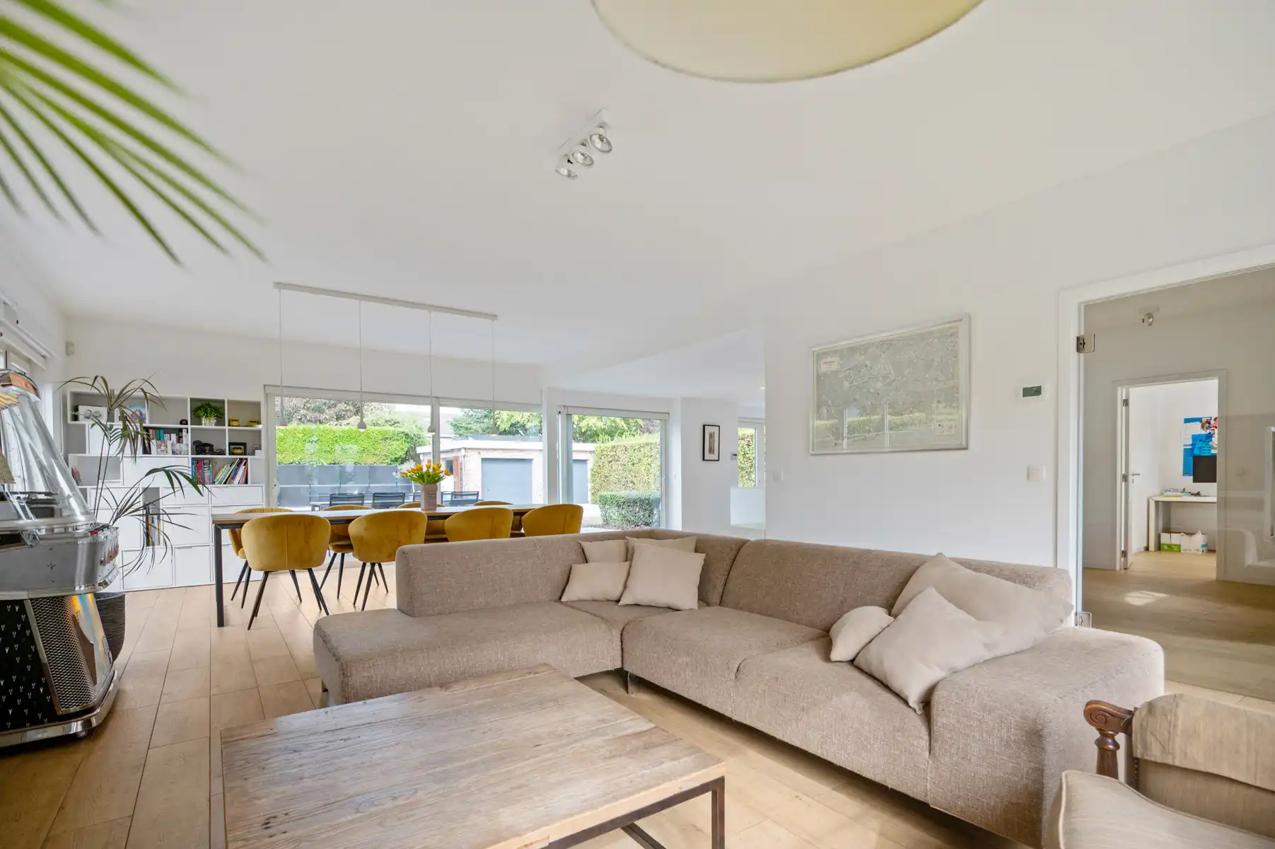 Volledig vernieuwde energiezuinige villa met buitenzwembad foto 9