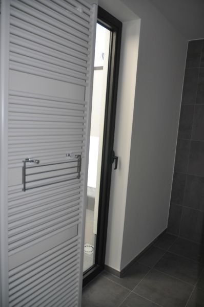 Prachtig en ruim energiezuinig appartement op het gelijkvoers met ruime privé-terras. foto 10