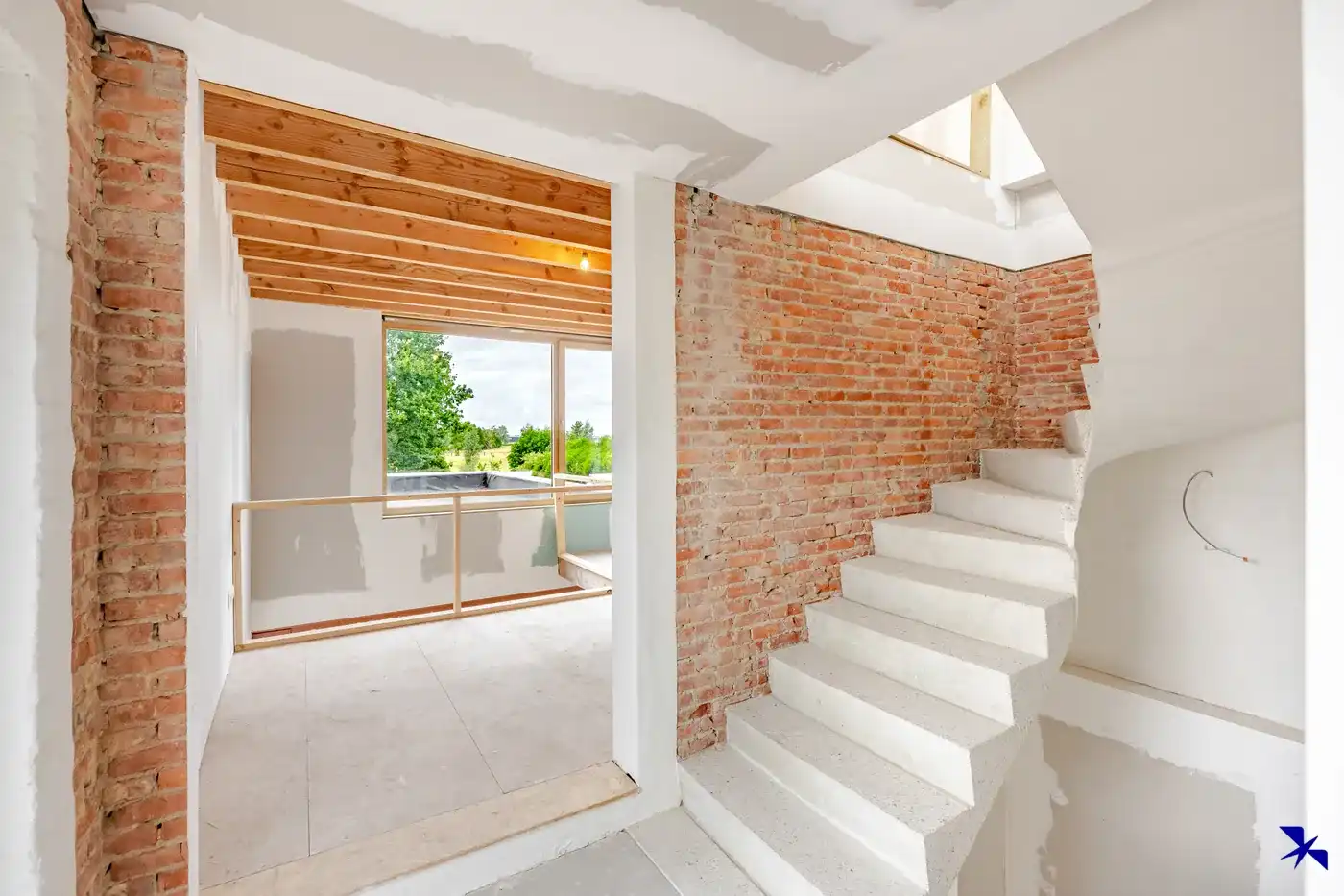 Stijlvol gerenoveerde woning op groenligging foto 17