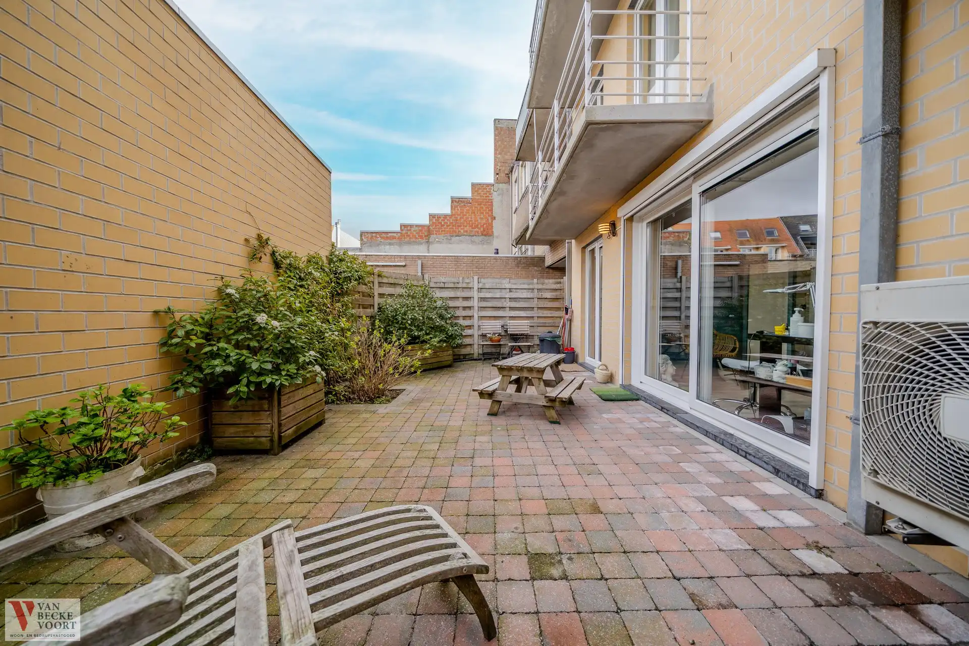 Handelsgelijkvloers 110m² Bredene foto 8