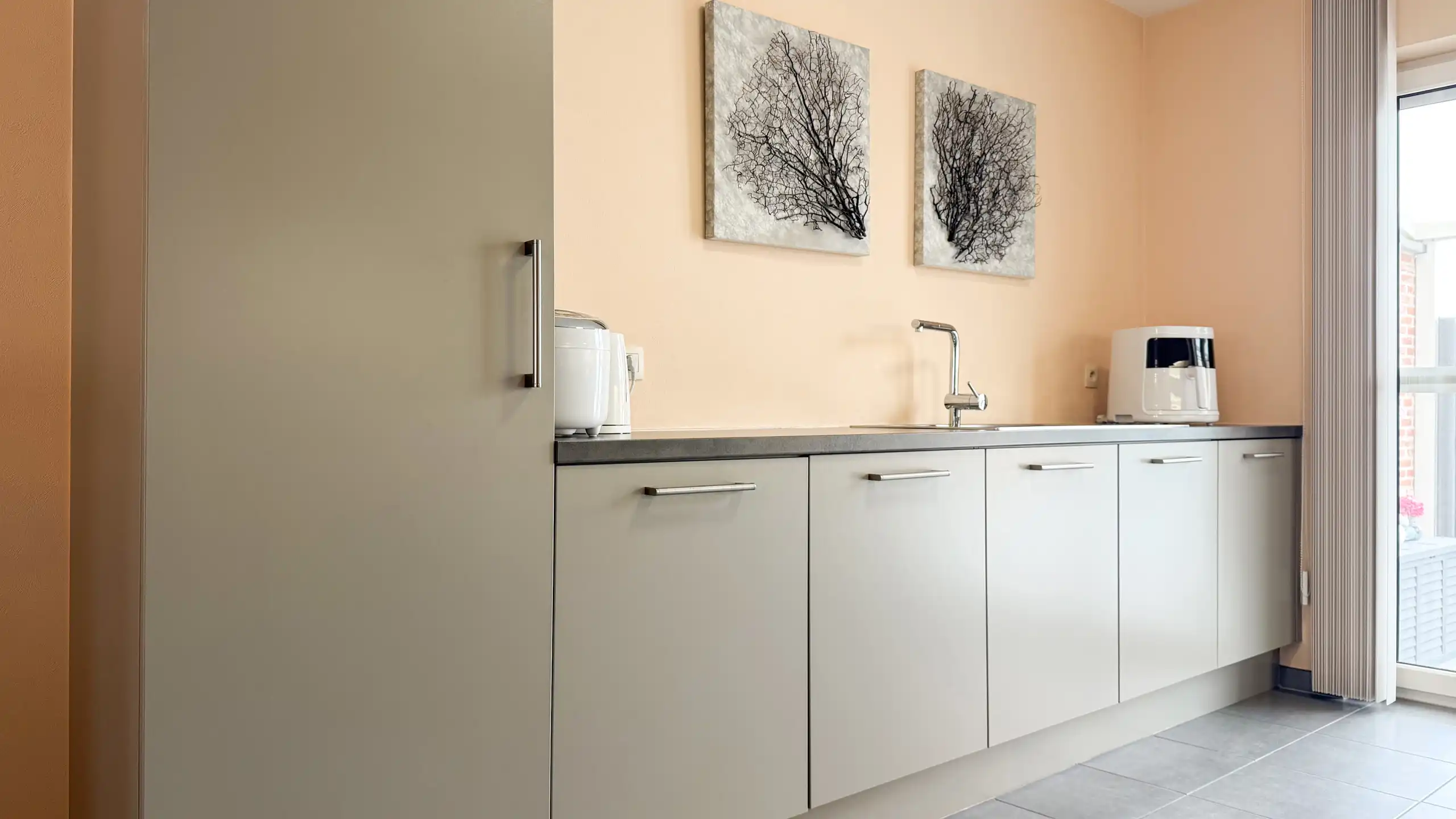 Ruim gelijkvloers appartement met tuin en parking foto 12