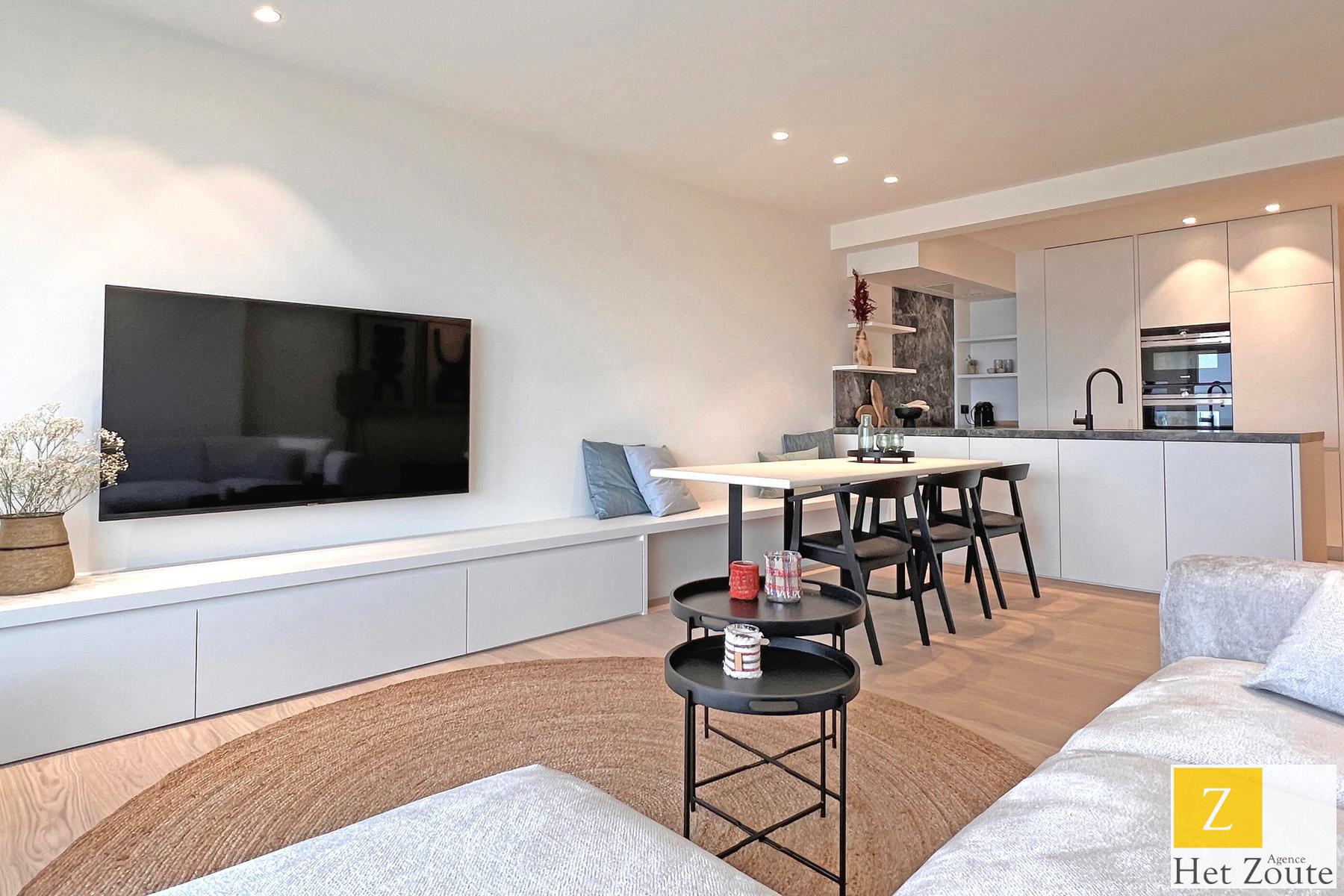 Uitstekend gerenoveerd appartement met frontaal zeezicht foto 7