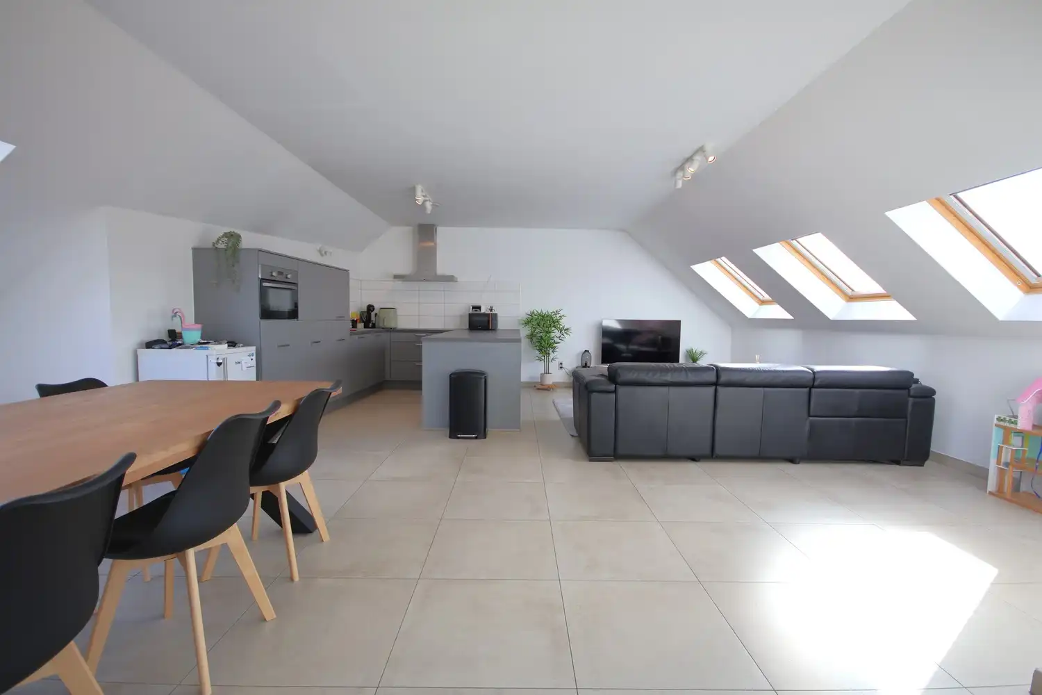 Dakappartement met 3 slaapkamers in het rustig gelegen Heers foto 12