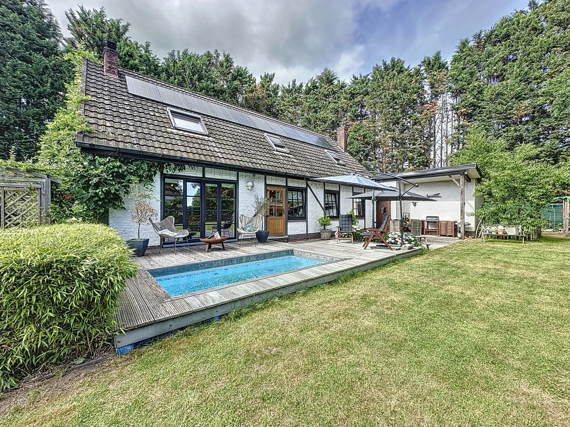 Volledig gerenoveerde villa in de Europese wijk. foto 2