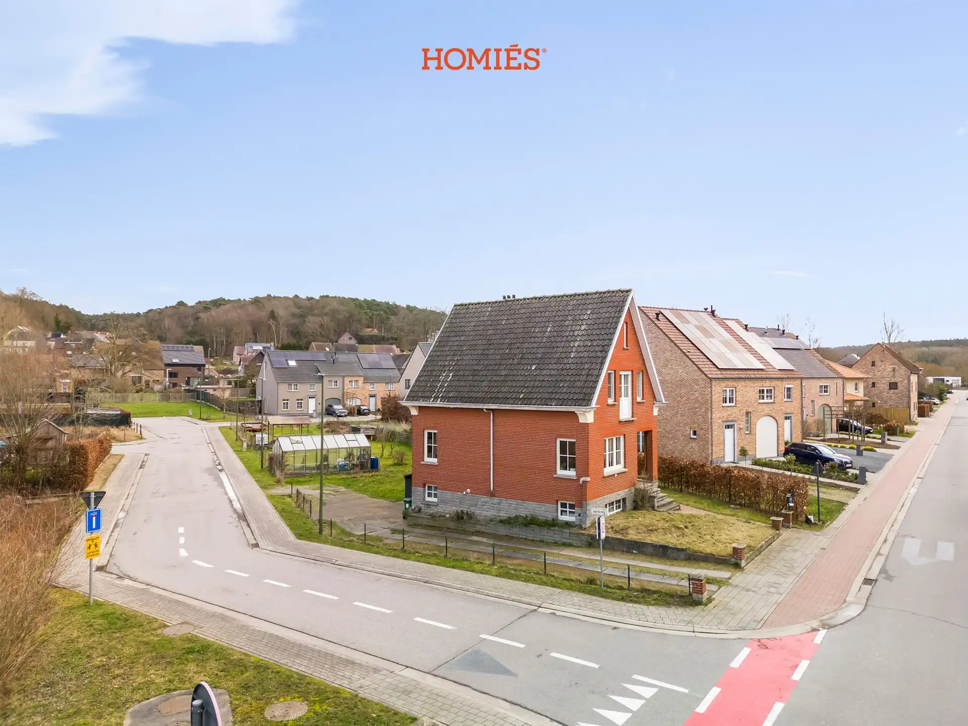 Te renoveren woning met potentieel in Sint-Joris-Weert foto 4