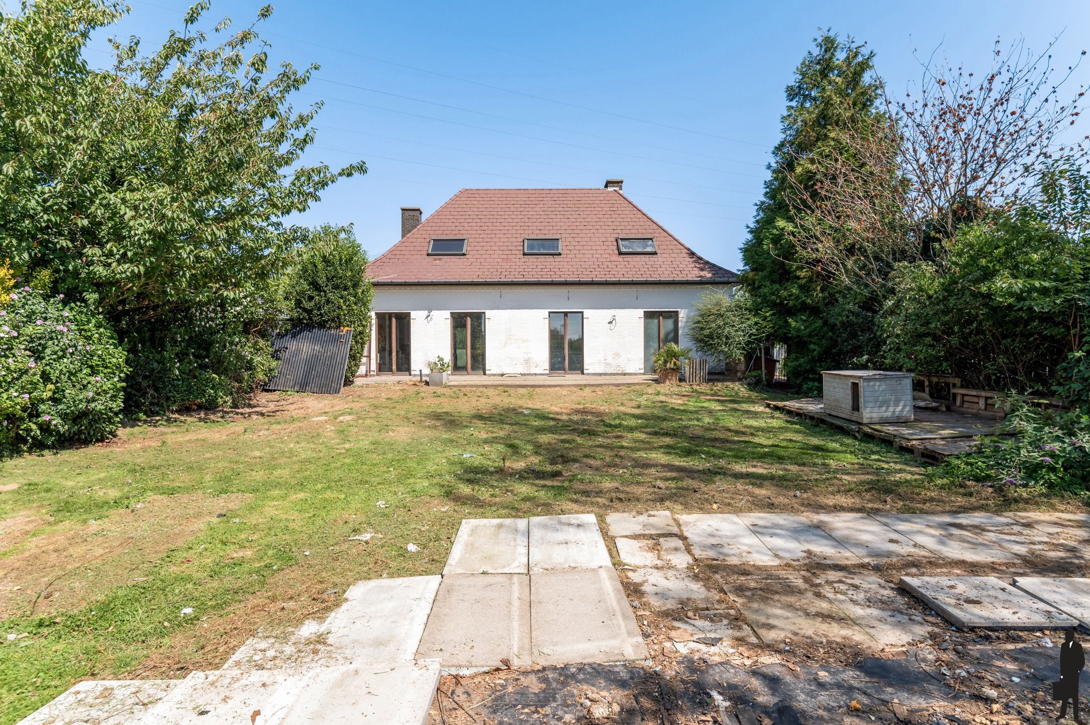 Welgelegen woning met zeer veel potentieel en groen zicht foto 12