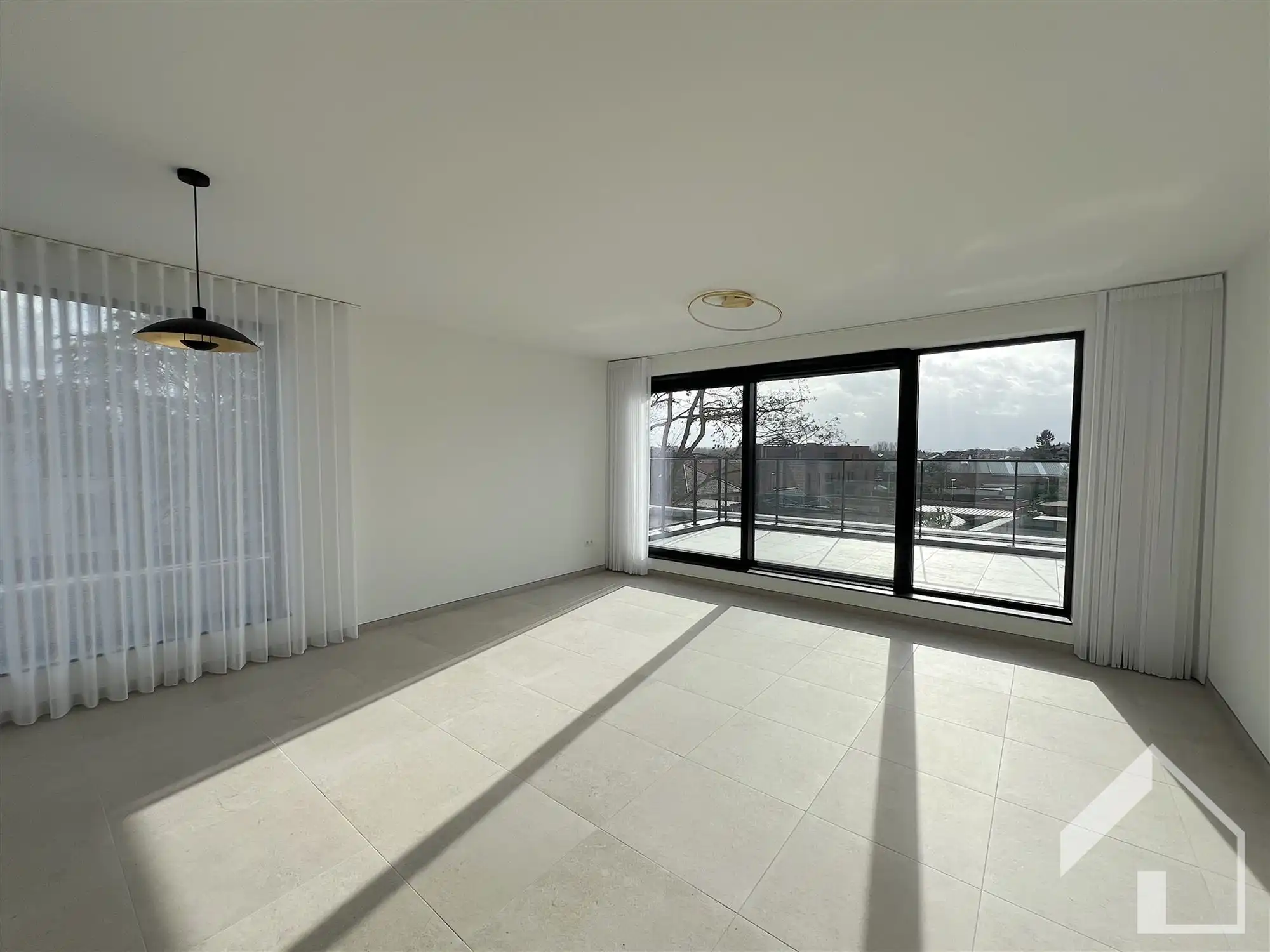 Nieuwbouwappartement met staanplaats en kelderberging foto 2