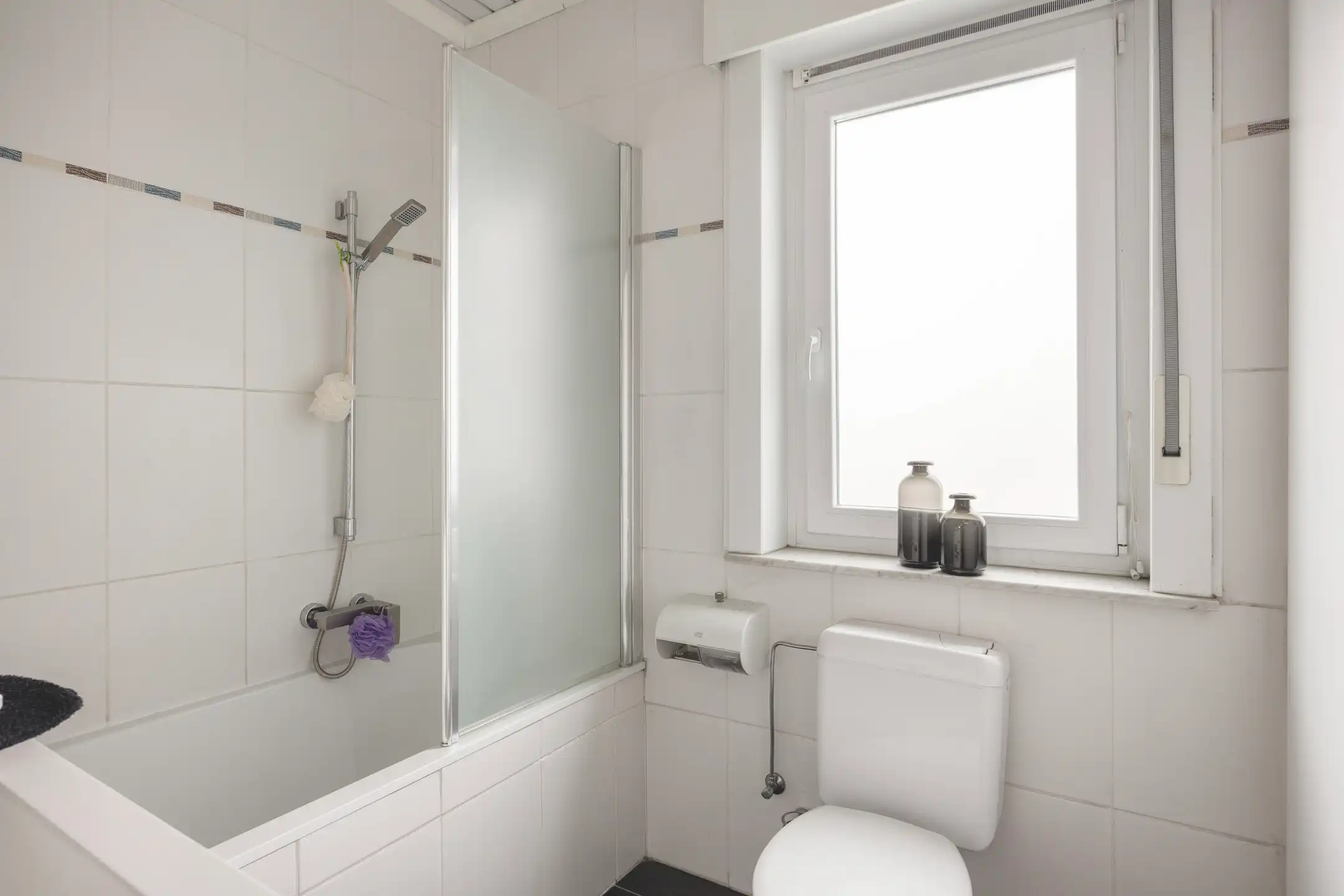 Ruime instapklare HOB met 4 slpks, tuin en garage foto 17