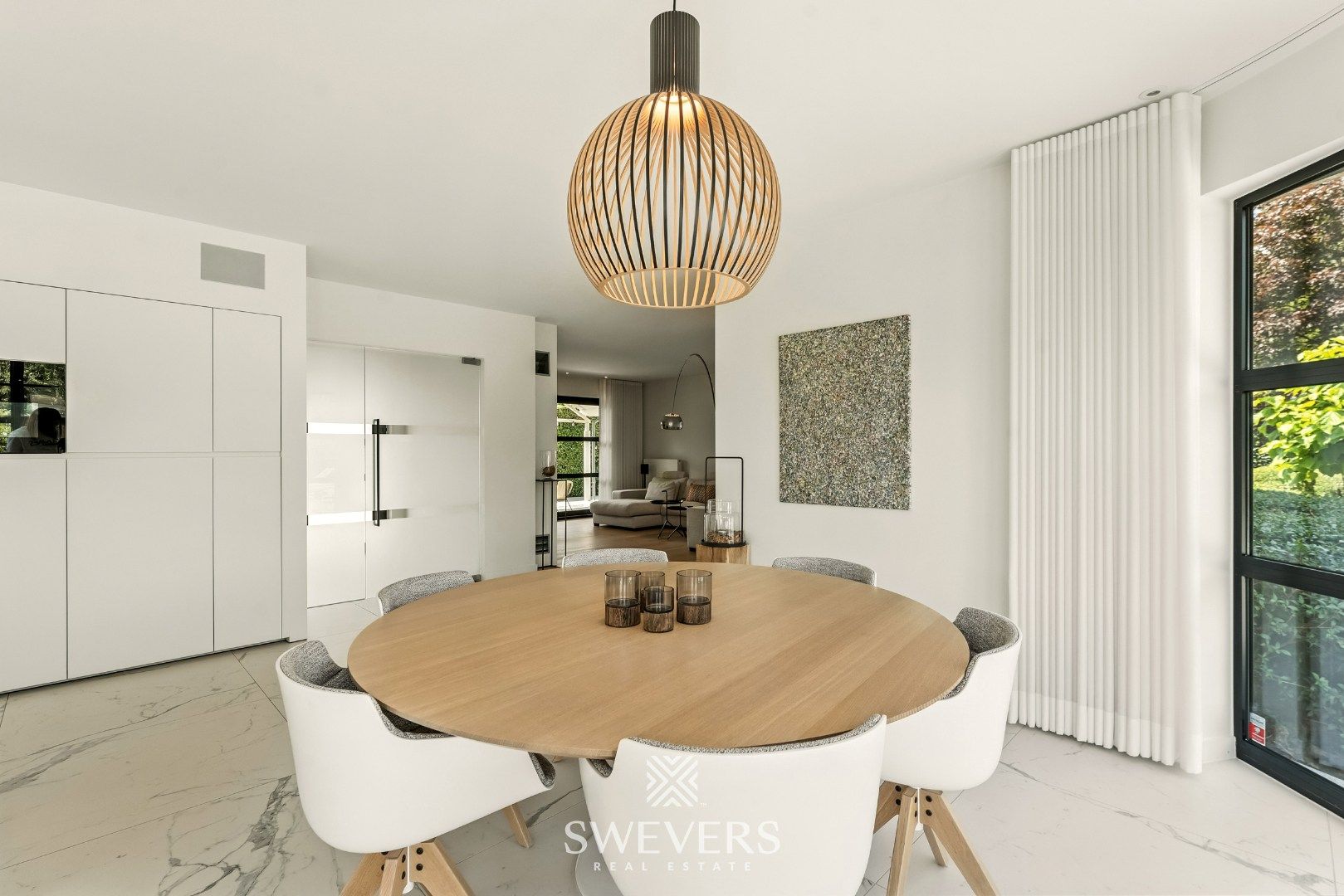 Ruime luxueuze villa met zwembad op prachtig perceel in residentiële wijk Kayenberg foto 9